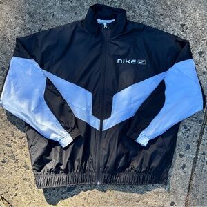 Nike Men's Black and White Windbreaker